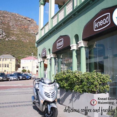 The Muize Bed and Breakfast Muizenberg Esterno foto